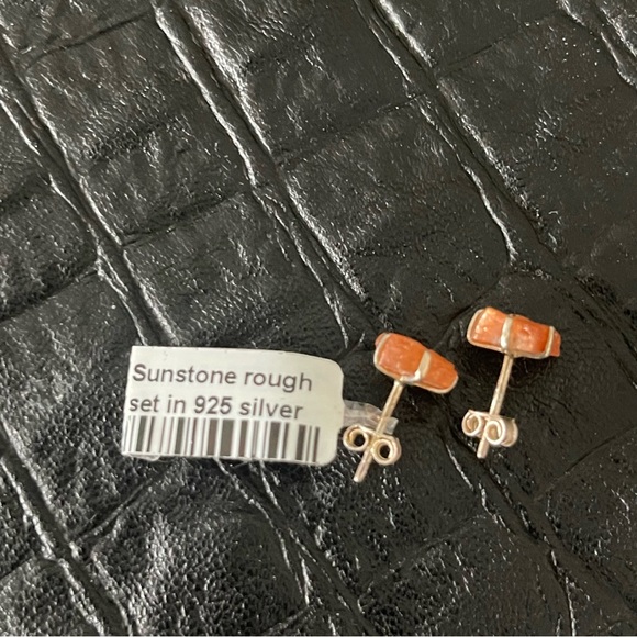 Sterling silver 925 one of a kind Sunstone rough earrings - Picture 6 of 8